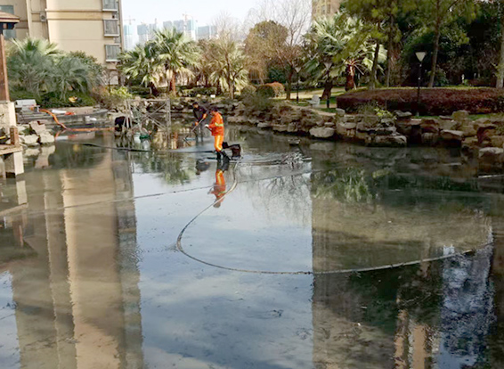 浮山景观池淤泥清理
